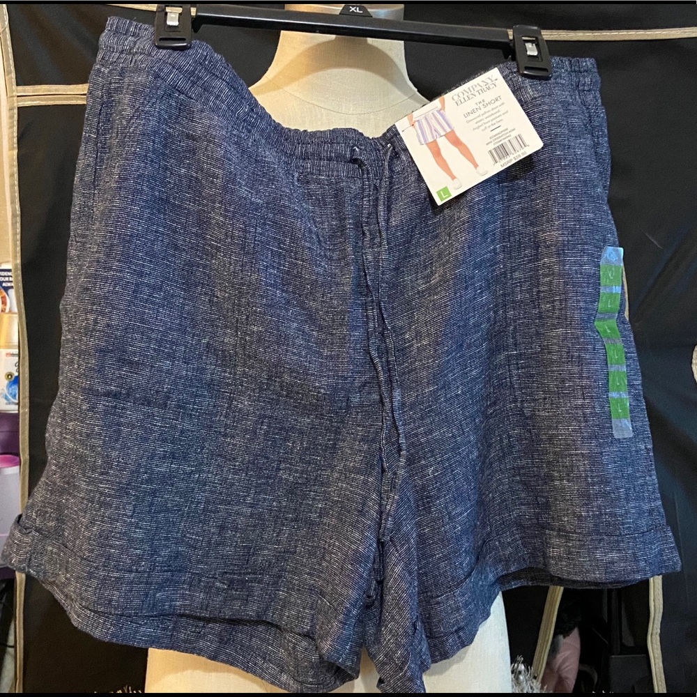 Ellen Tracy company satin shorts